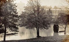 Flooded-Alexandra-Park-and-the-Submarine-Log.-1909.